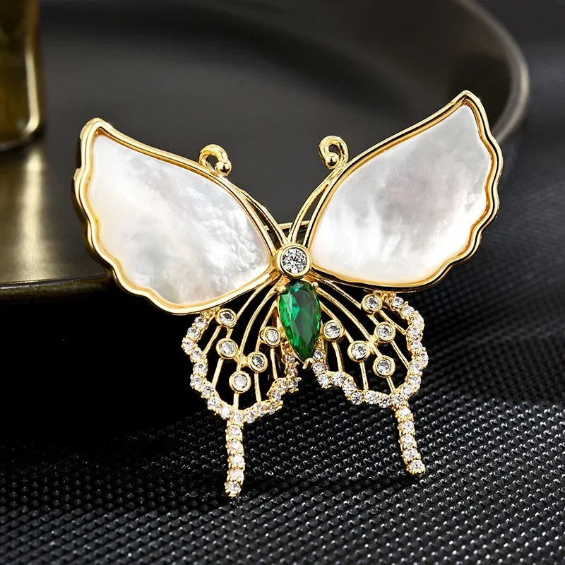 Fashion Women Girls Elegant Emerald Crystal Butterfly Brooches Badges Classic Lady Dress Suit High-End Pins Jewelry