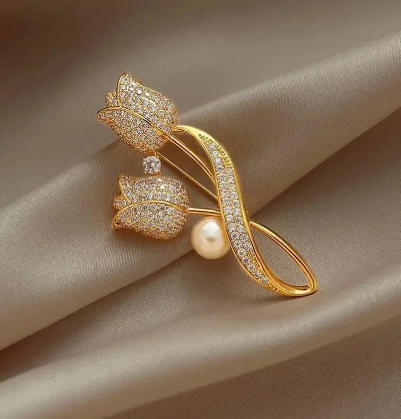 Fashion Women Girls Elegant Emerald Crystal Butterfly Brooches Badges Classic Lady Dress Suit High-End Pins Jewelry