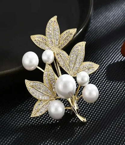 Fashion Women Girls Elegant Emerald Crystal Butterfly Brooches Badges Classic Lady Dress Suit High-End Pins Jewelry
